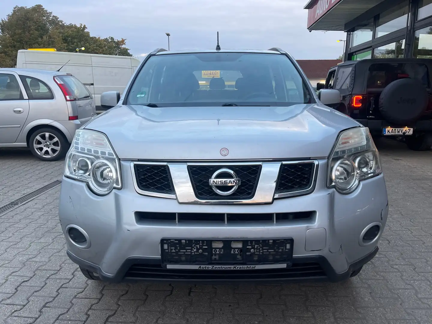 Nissan X-Trail XE 4X4 Grau - 2