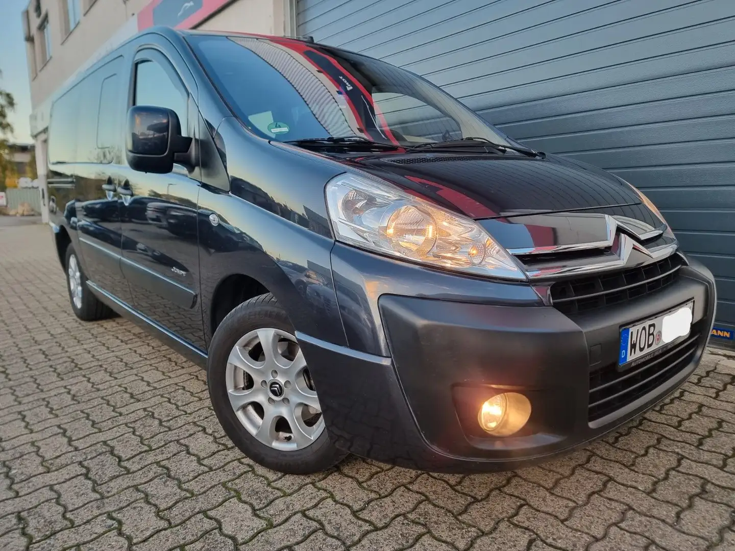 Citroen Jumpy HDi L2 135 FAP Club 8-Sitze/AHK/8xBereift Grau - 2