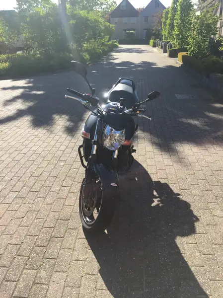 Suzuki GSR 600 - foto 5