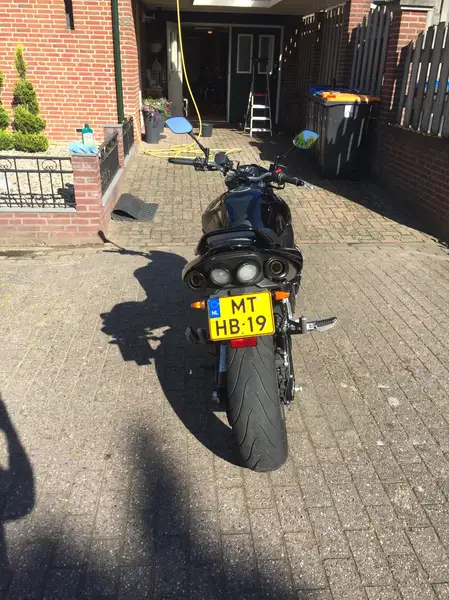 Suzuki GSR 600 - foto 3