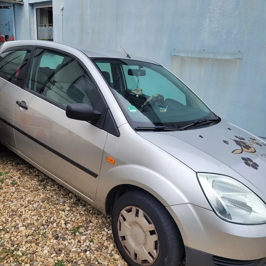 Ford Fiesta Fiesta Courier Family Silver - 2