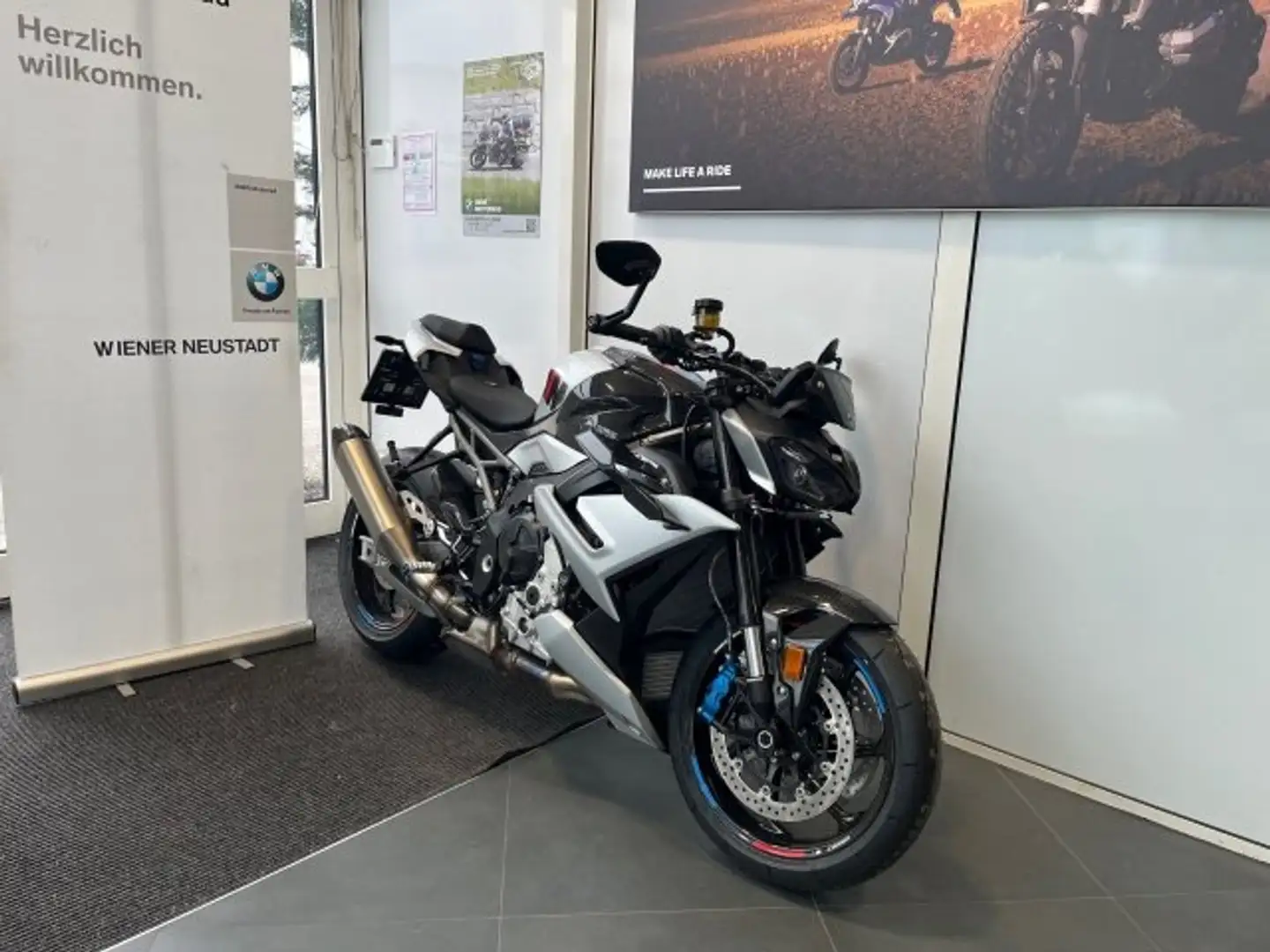 BMW M 1000 R M 1000 R Argintiu - 1