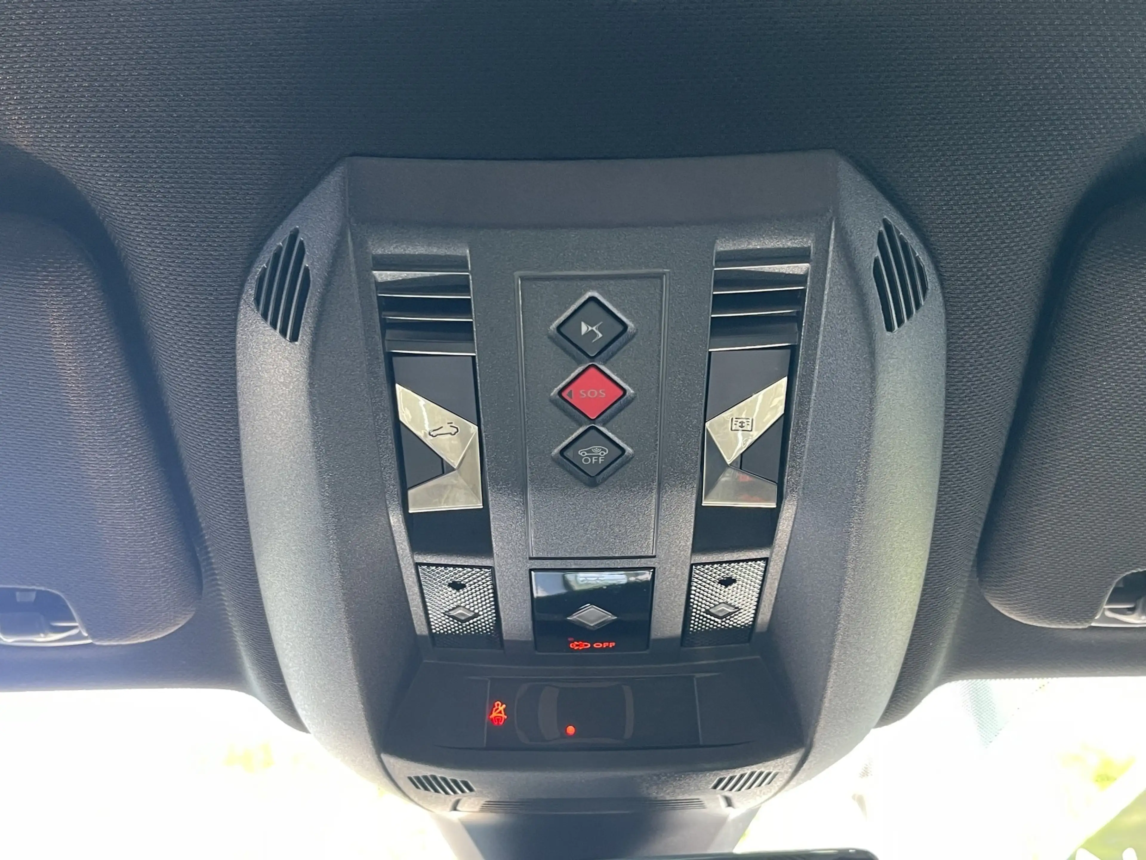 DS Automobiles DS 9 225 E-Tense W Performance Line + Navigation — photo 23