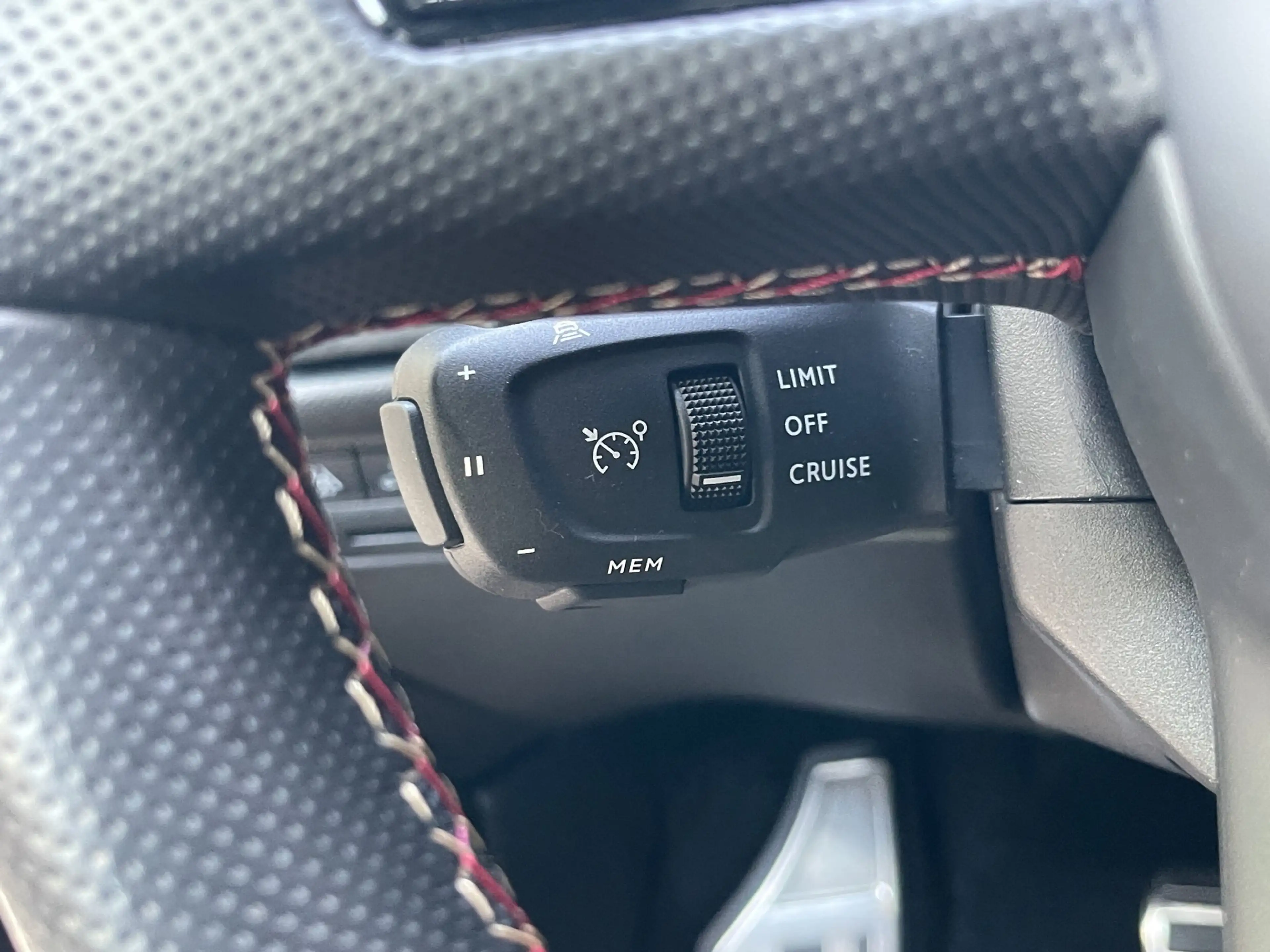 DS Automobiles DS 9 225 E-Tense W Performance Line + Navigation — photo 25