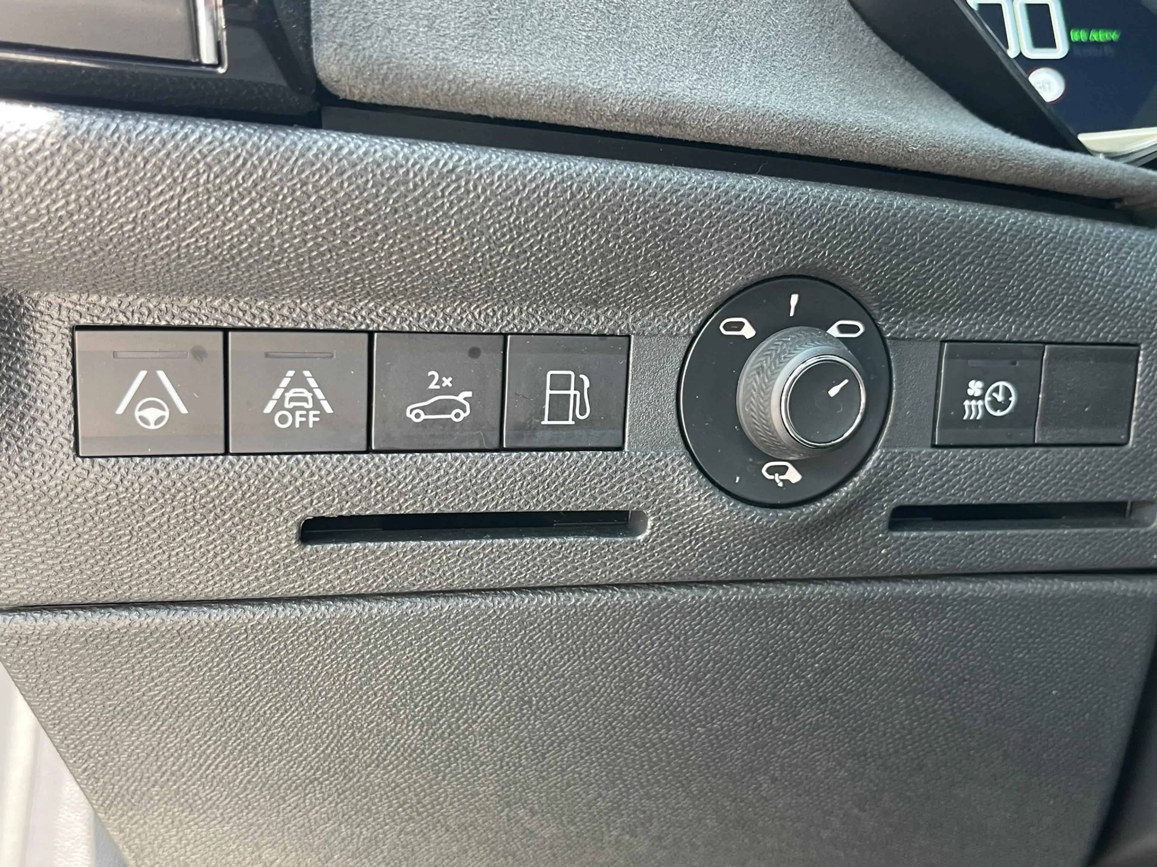 DS Automobiles DS 9 225 E-Tense W Performance Line + Navigation — photo 28