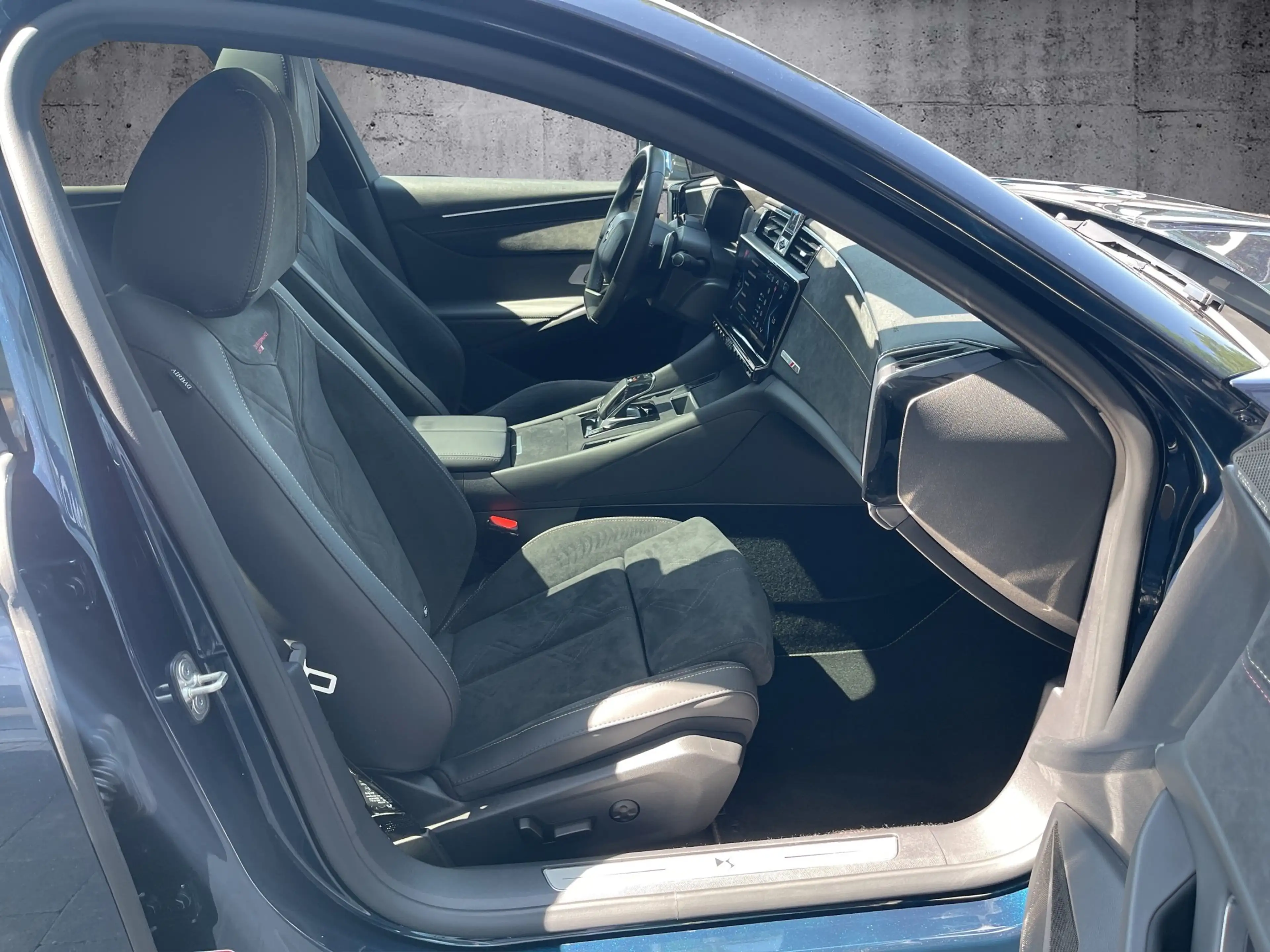 DS Automobiles DS 9 225 E-Tense W Performance Line + Navigation — photo 11