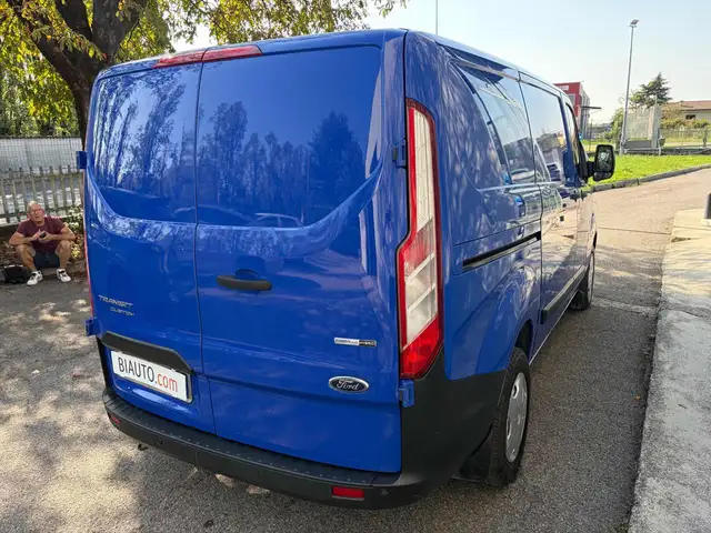 Ford Transit Custom view 5