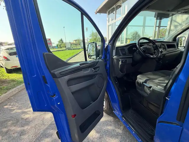 Ford Transit Custom view 15