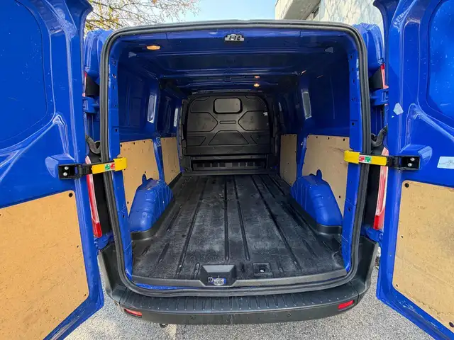 Ford Transit Custom view 12
