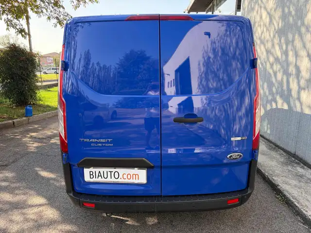 Ford Transit Custom view 4