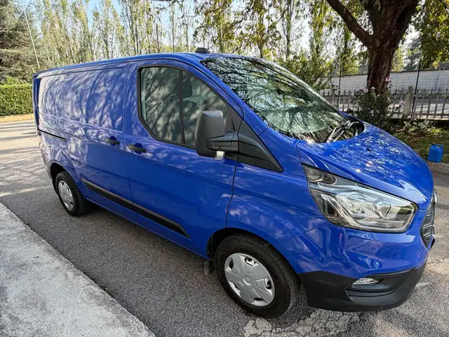 Ford Transit Custom view 8