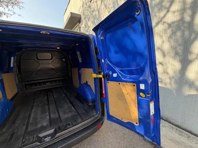 Ford Transit Custom view 13