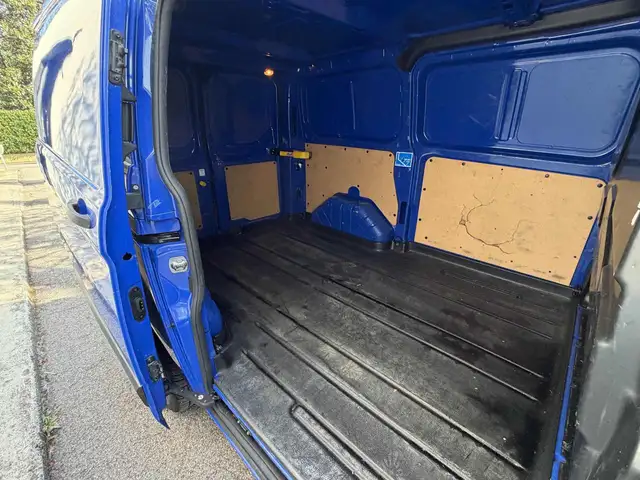 Ford Transit Custom view 11