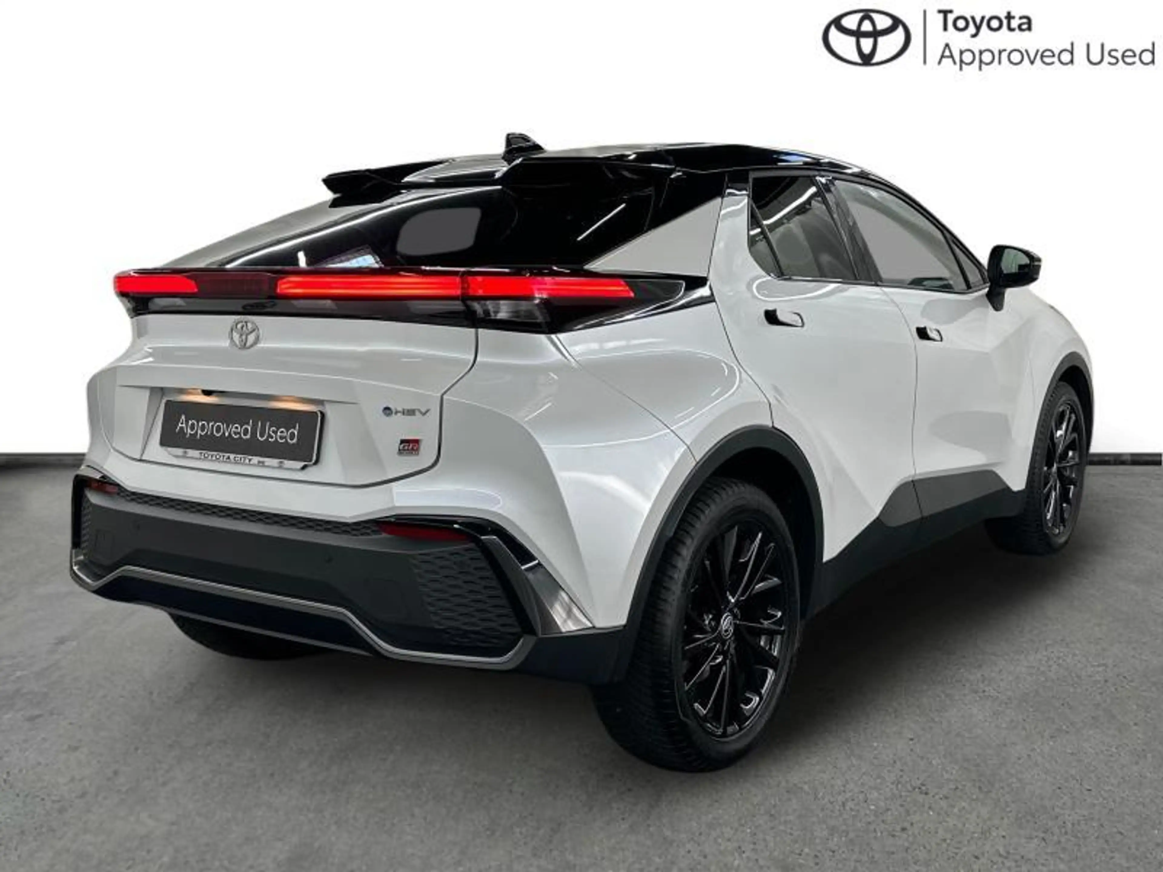 Toyota C-HR 197hp HEV GR Sport BiTone | carplay | camera — photo 15