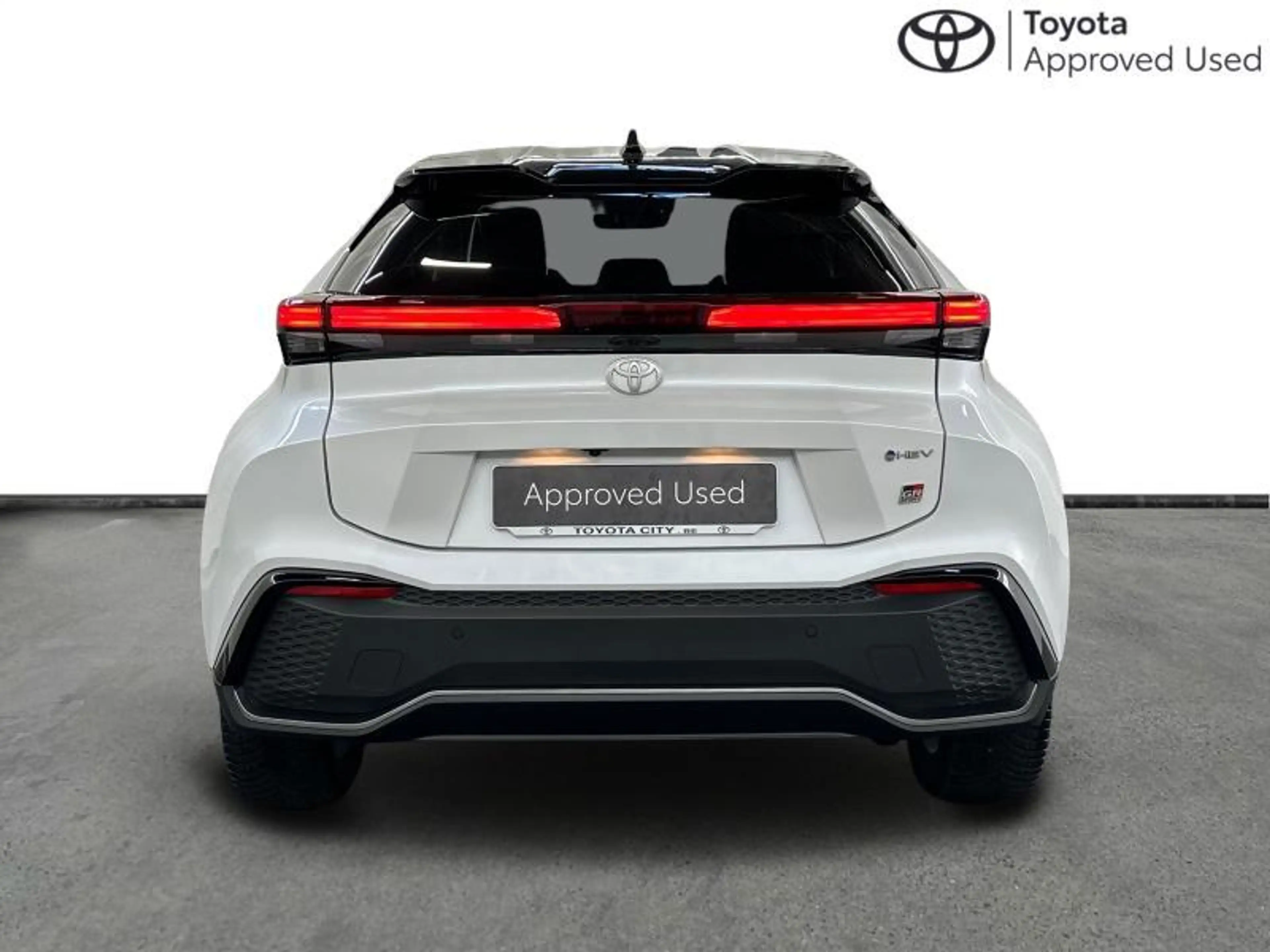 Toyota C-HR 197hp HEV GR Sport BiTone | carplay | camera — photo 4