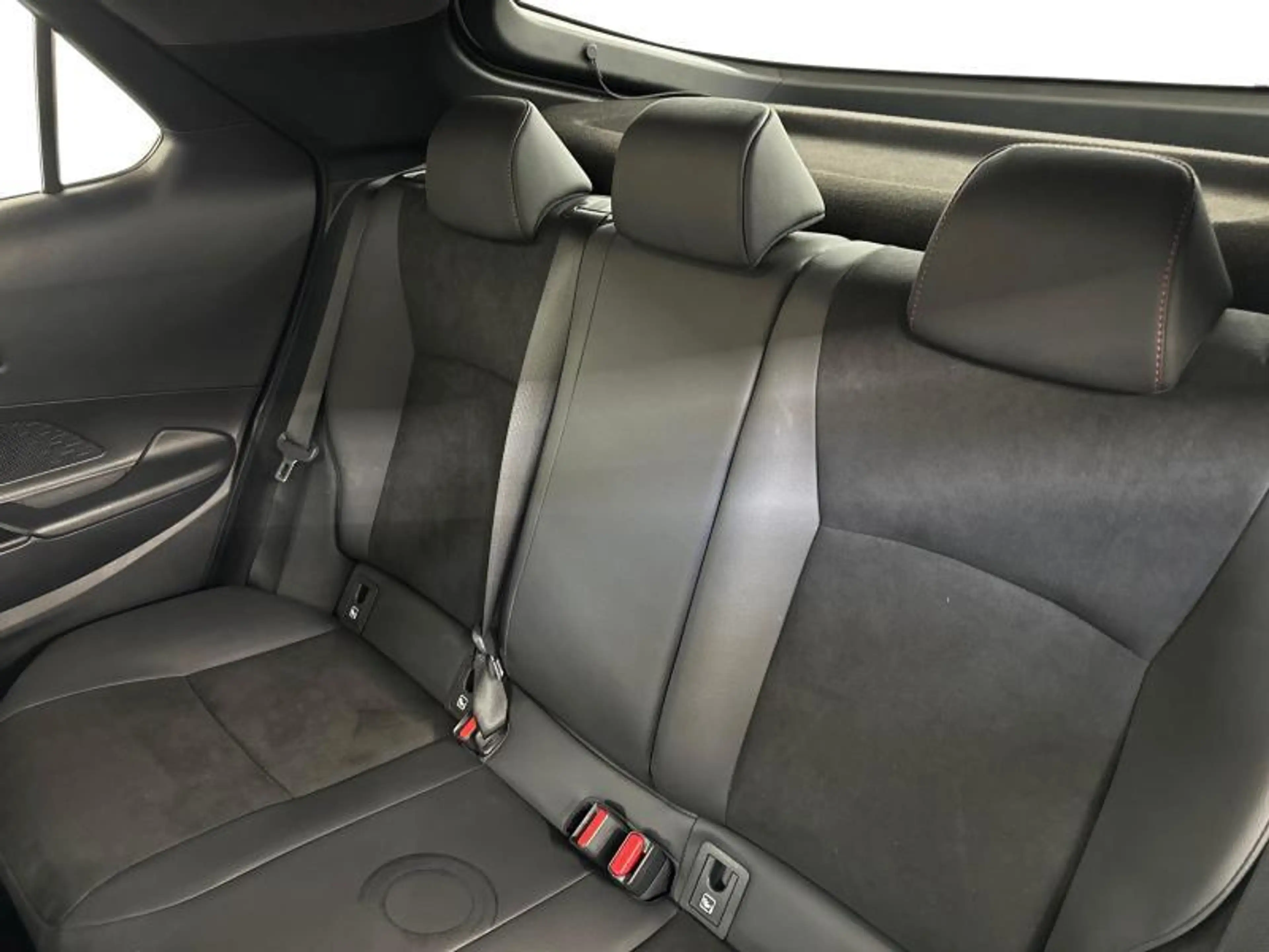 Toyota C-HR 197hp HEV GR Sport BiTone | carplay | camera — photo 10