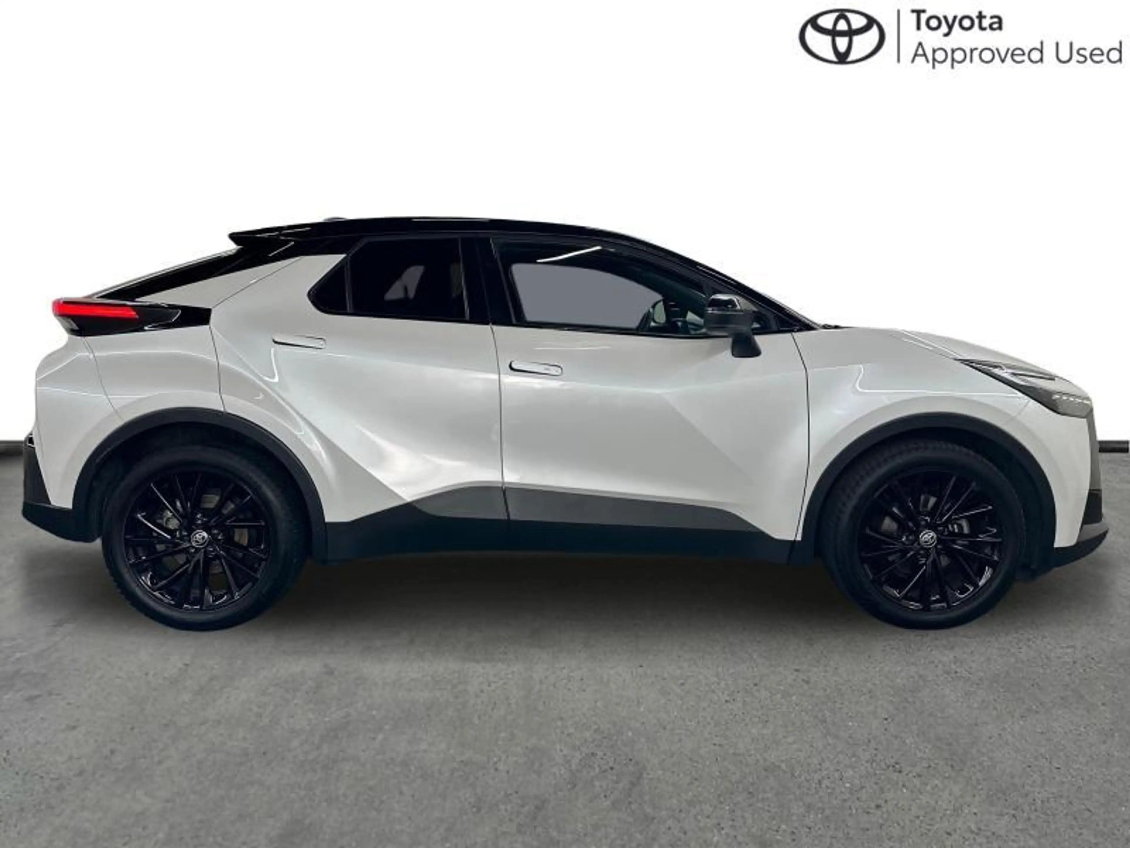 Toyota C-HR 197hp HEV GR Sport BiTone | carplay | camera — photo 14