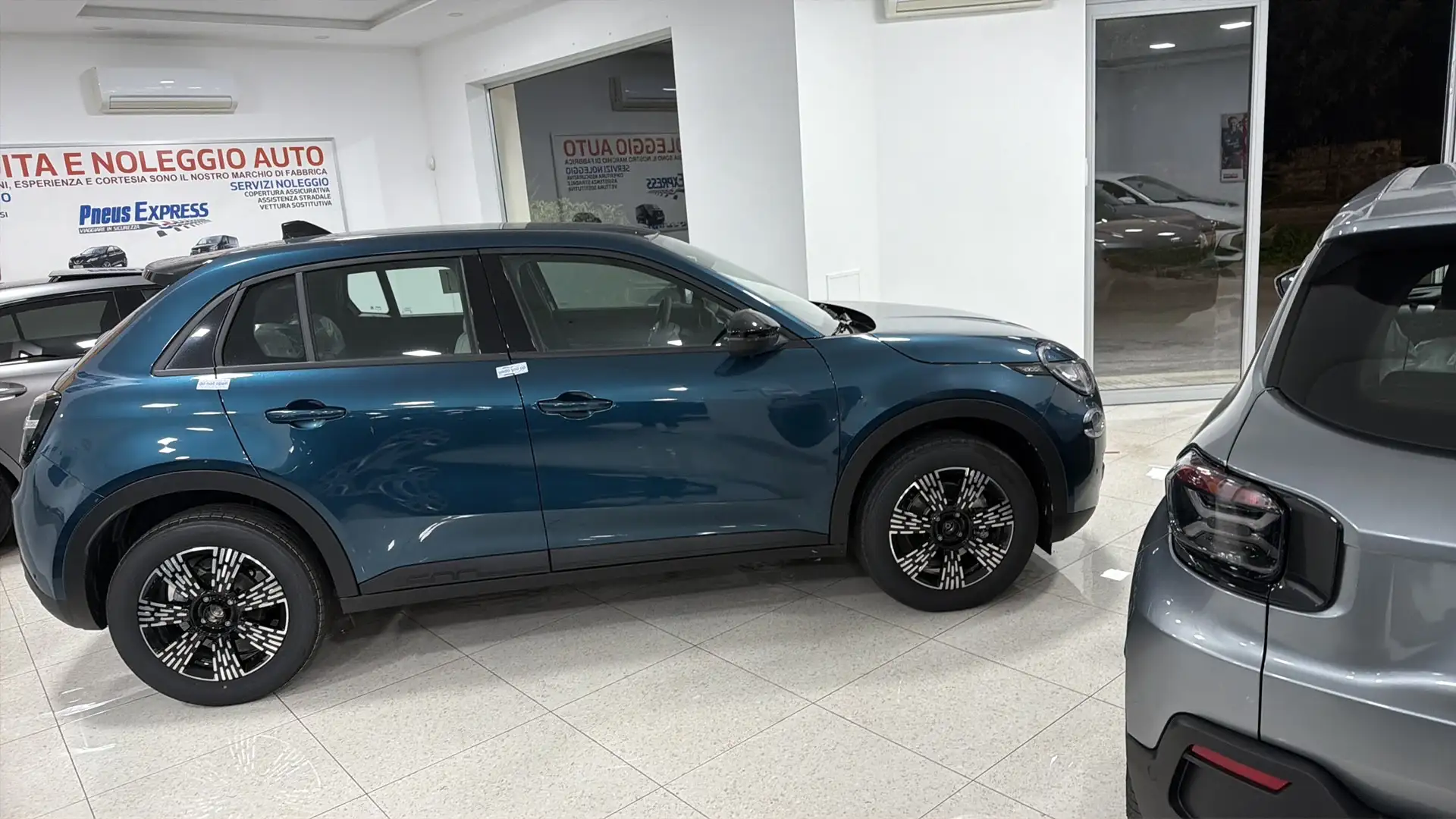 Fiat 600 600 HYBRID ICON NEW PACK CAPPUCCINO Zwart - 2