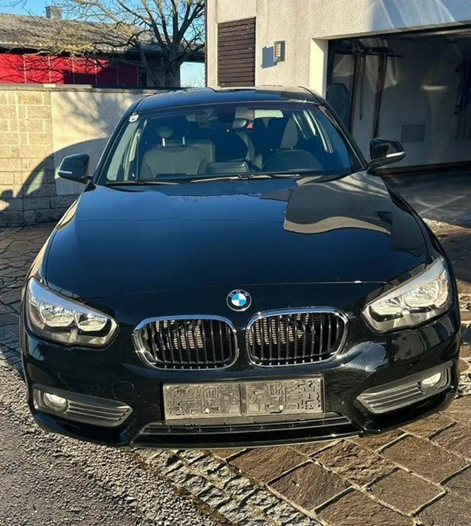 BMW 116 116i Advantage Schwarz - 1