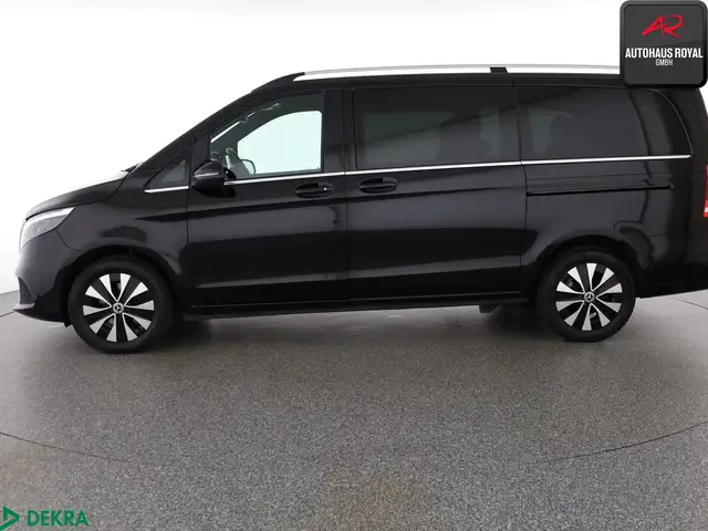 Mercedes-Benz V-Class view 2