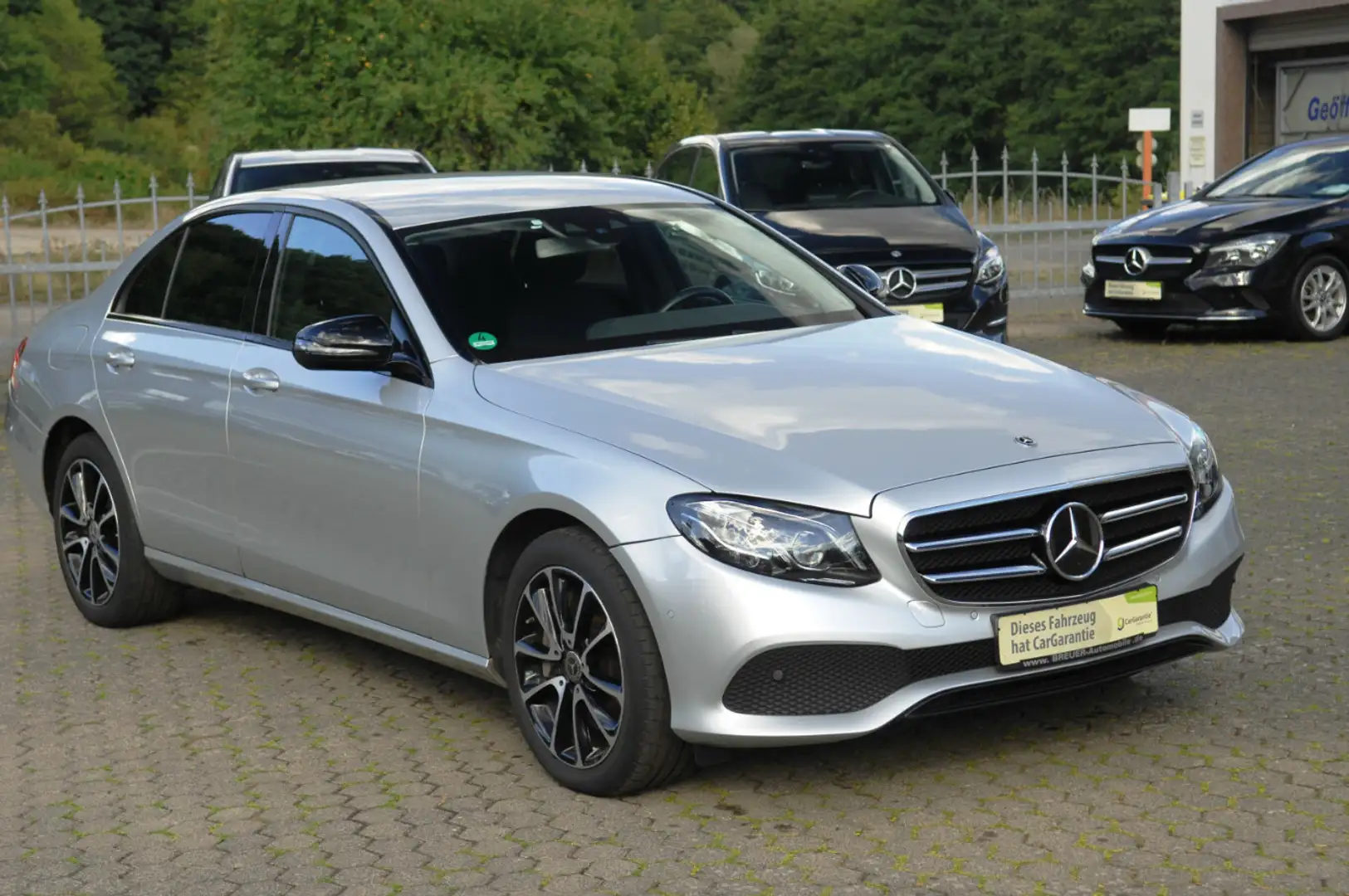 Mercedes-Benz E 400 d 4Matic Avantgarde Comand DISTRONIC Standheizung Silber - 2