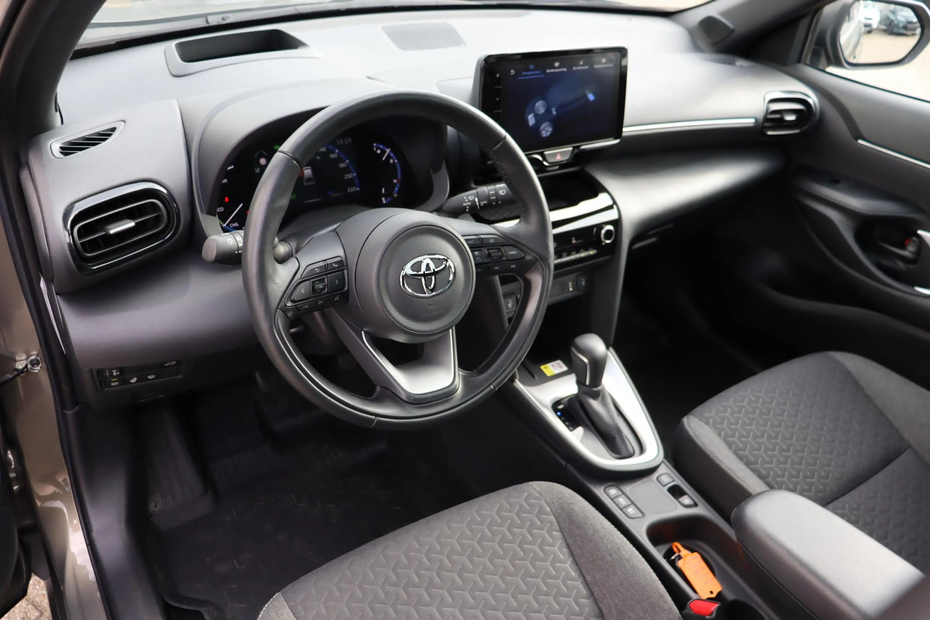 Toyota Yaris Cross 1.5 Hybrid Dynamic, Panoramadak Apple Carplay / An — photo 3
