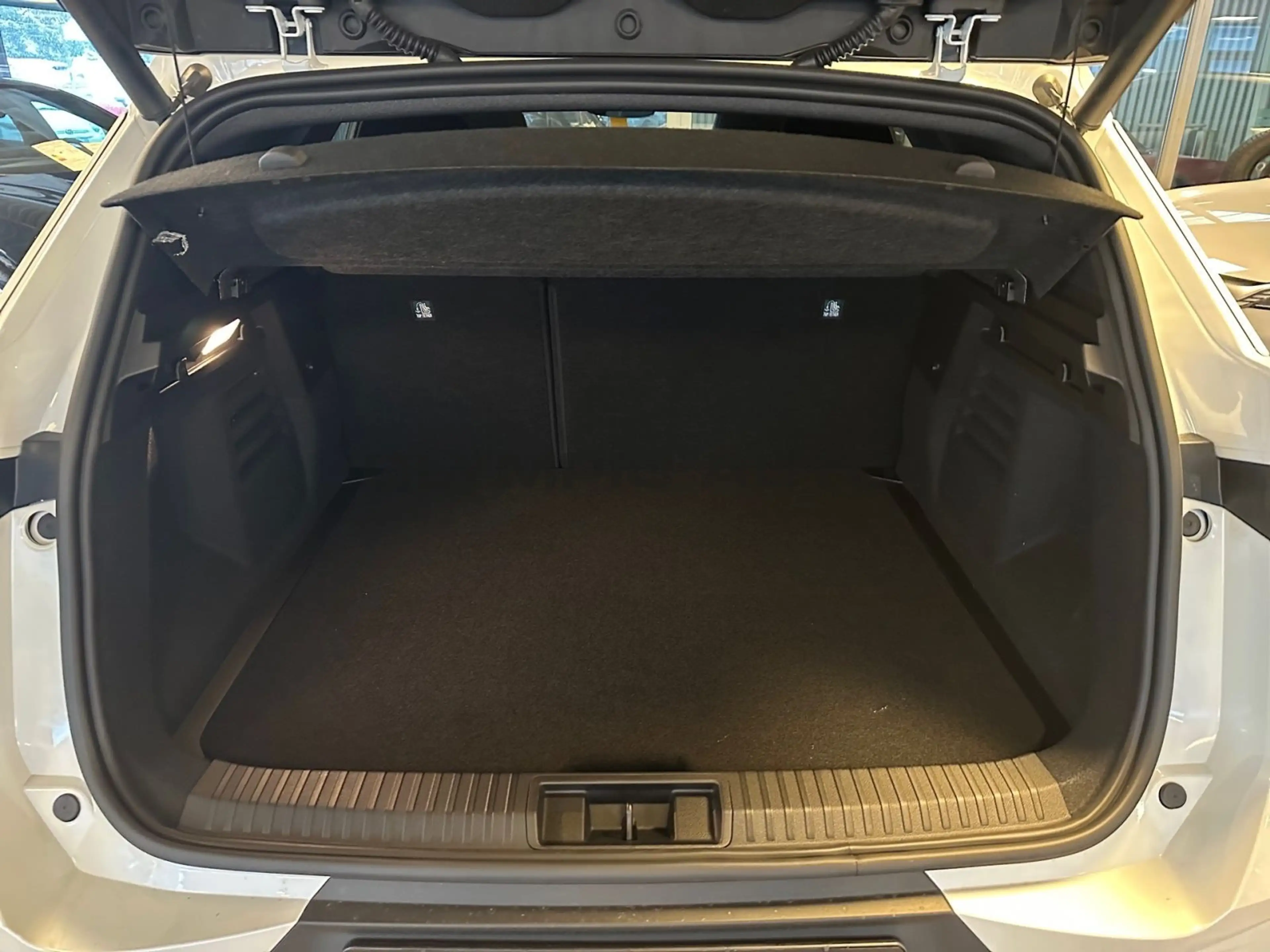 Mitsubishi Grandis Diamant Top 1,8 l HEV  360°CAM PANO LED — photo 12
