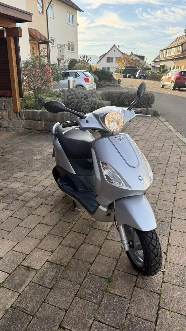 Piaggio Fly 125 silber metallic Zilver - 1