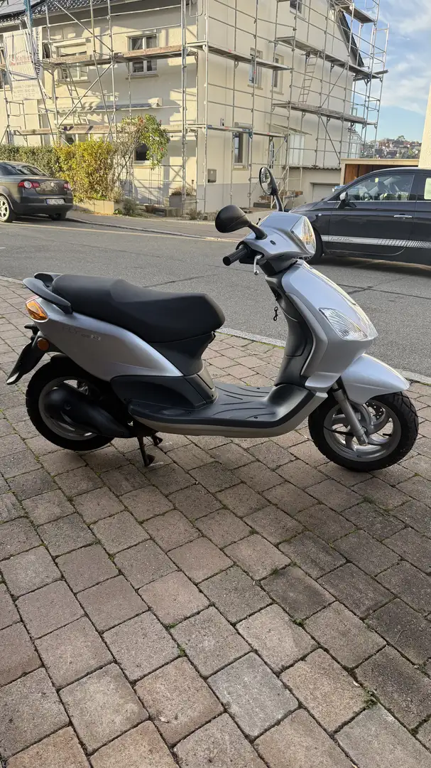 Piaggio Fly 125 silber metallic Zilver - 2