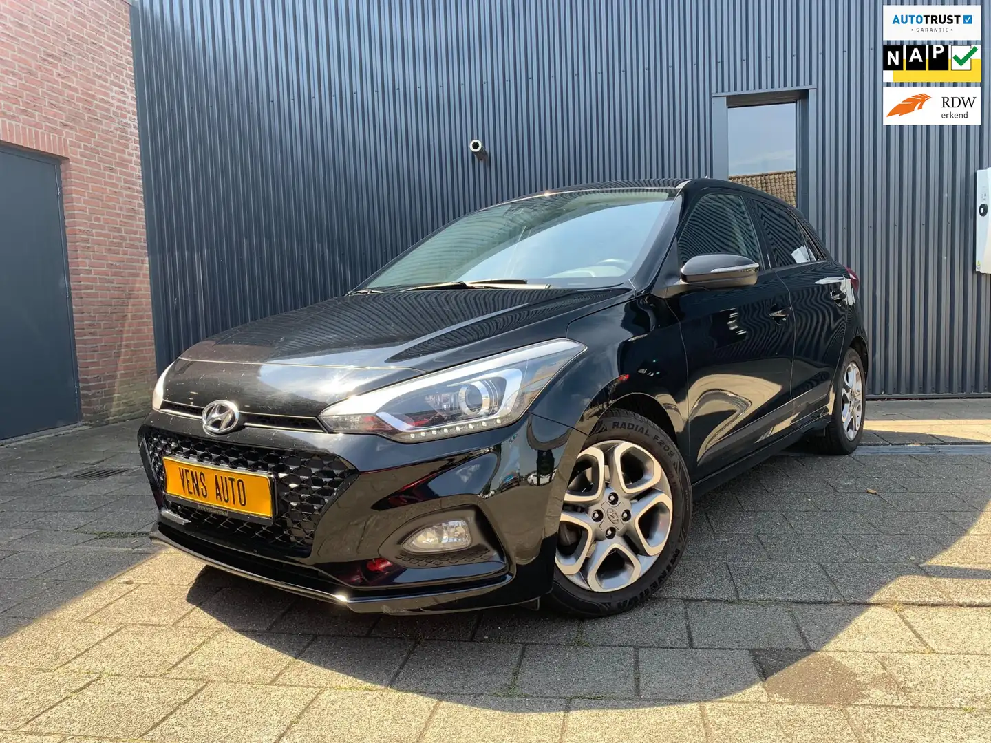 Hyundai i20 1.0 T-GDI Premium, NAVI, CRUISE, CAMERA Zwart - 1