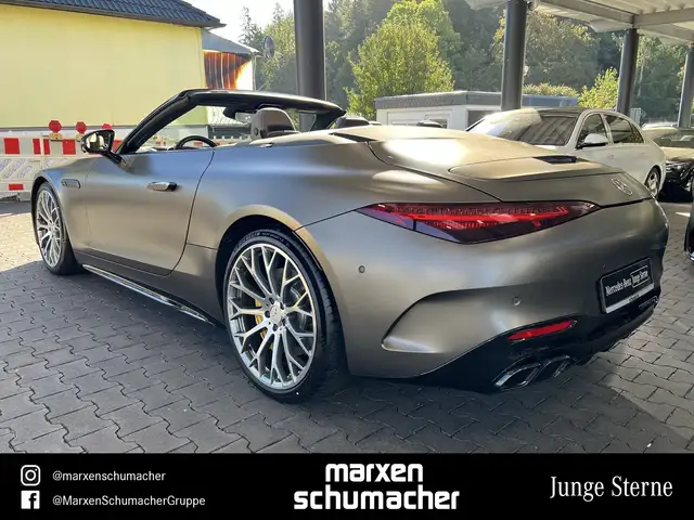 Mercedes-Benz SL view 10