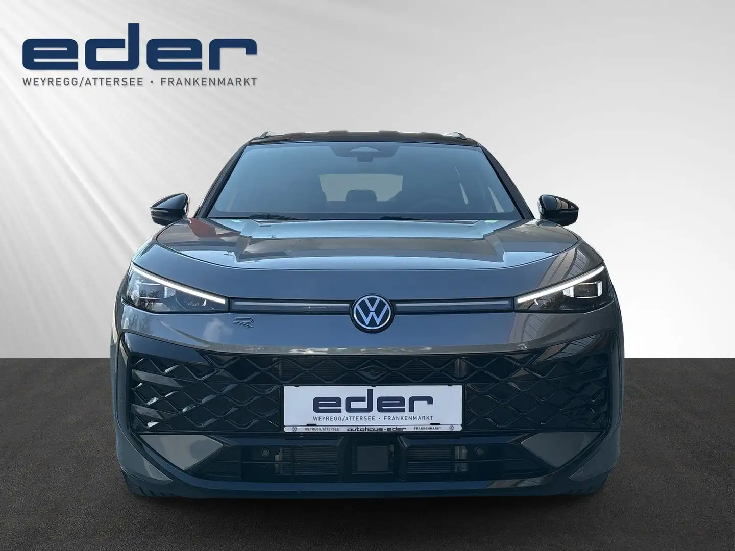 Volkswagen T-Roc R-Line eTSI DSG Grau - 2