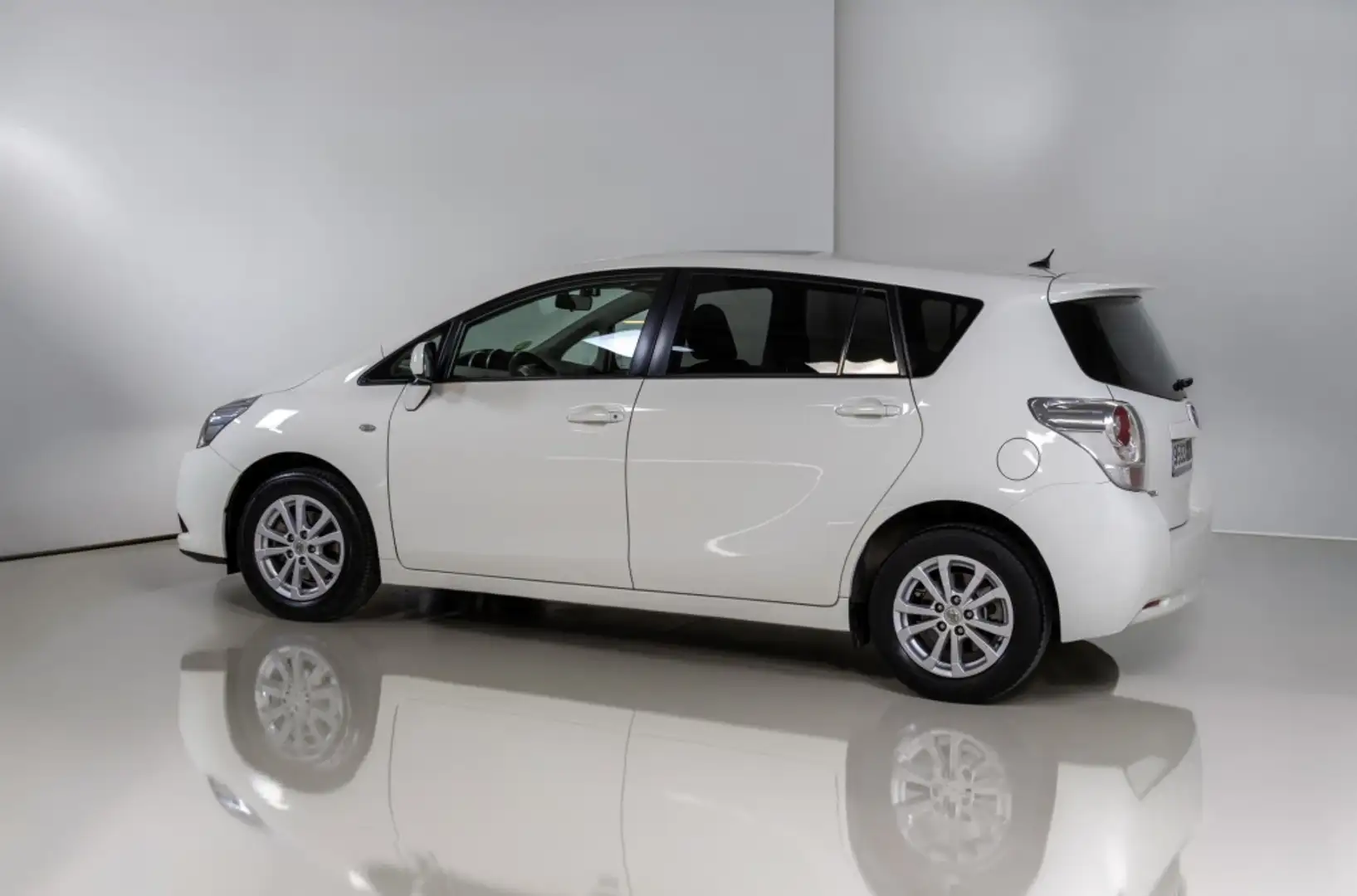 Toyota Verso 1.6 Active 130 5pl. Blanco - 2