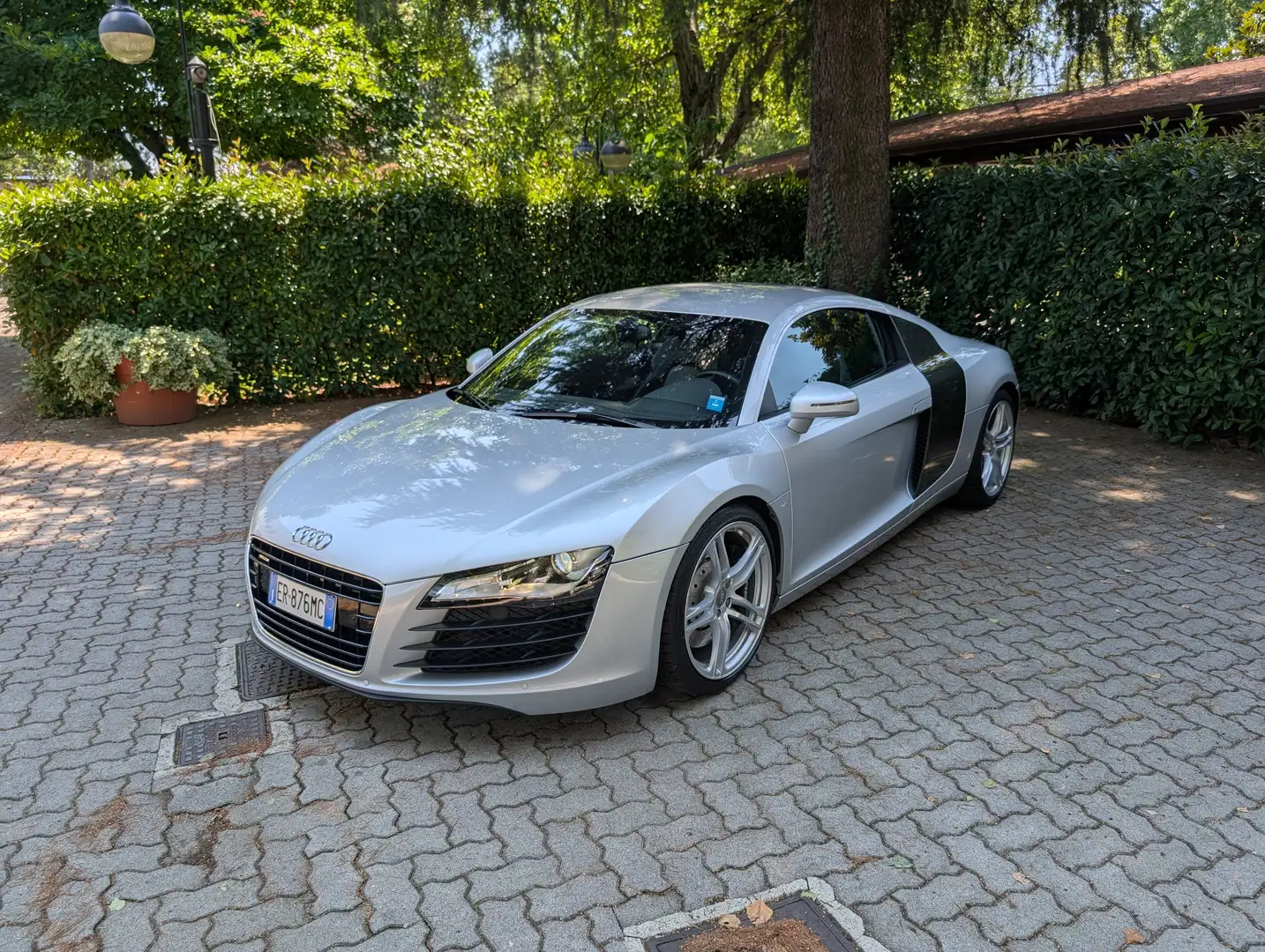 Audi R8 Coupe 4.2 V8 quattro r-tronic Argento - 1