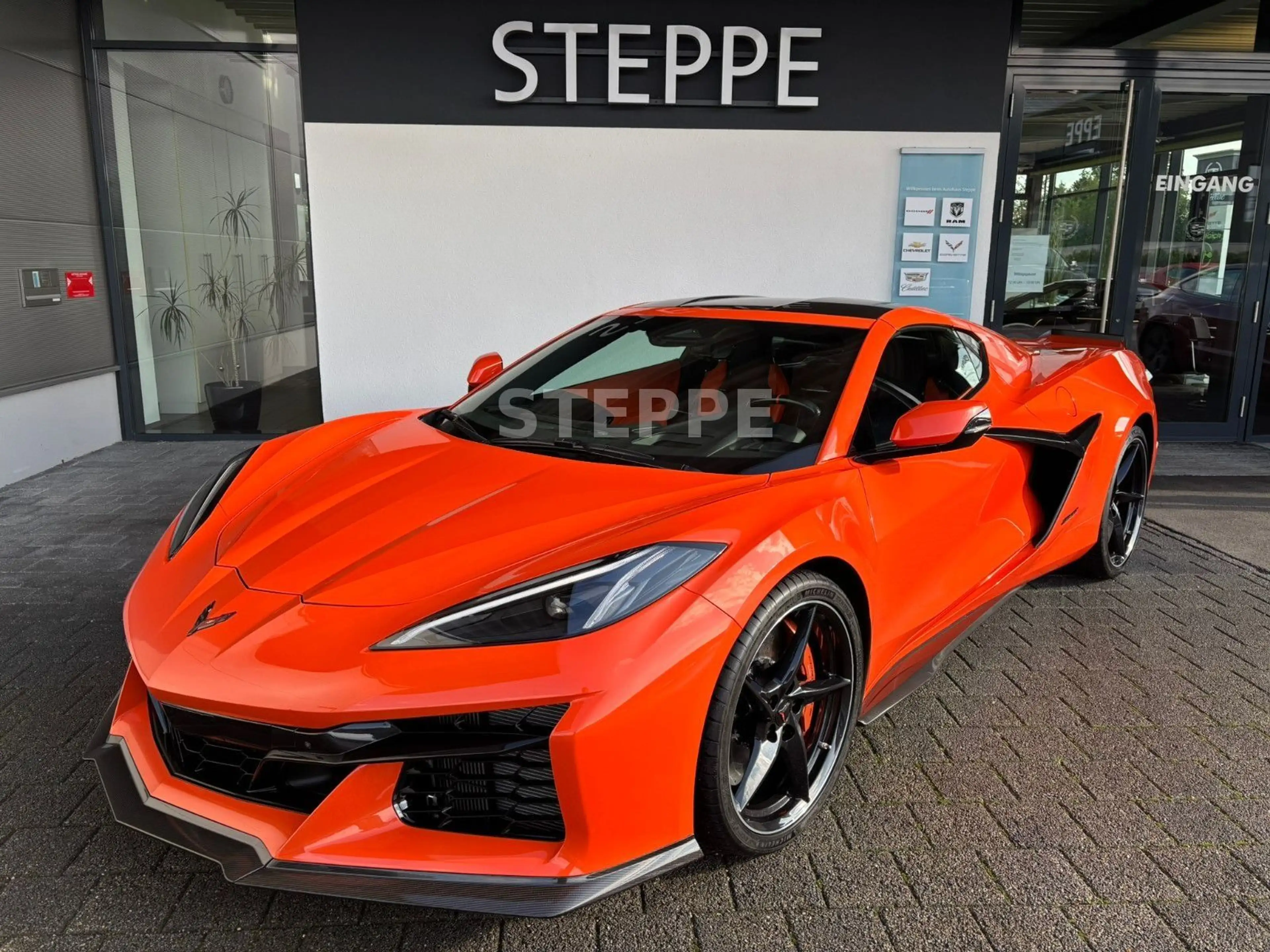 Corvette C8 E-Ray 3LZ Coupe EU-Mod Herst.Garantie