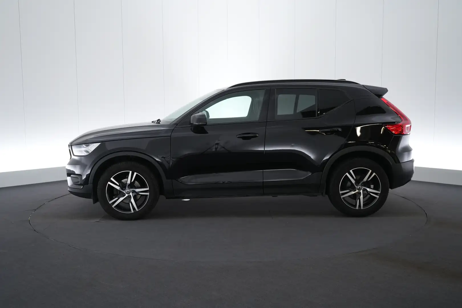 Volvo XC40 2.0 D3 R-Design Geartronic LEDER/ALCANTARA LED GPS Zwart - 2