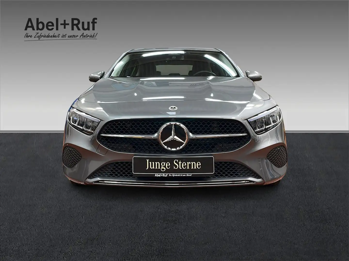 Mercedes-Benz A 200 PROGRESSIVE+LED+Kamera+CarPlay+LrHz+AHK Grijs - 2