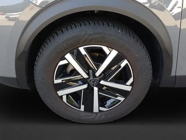 Peugeot 2008 view 8