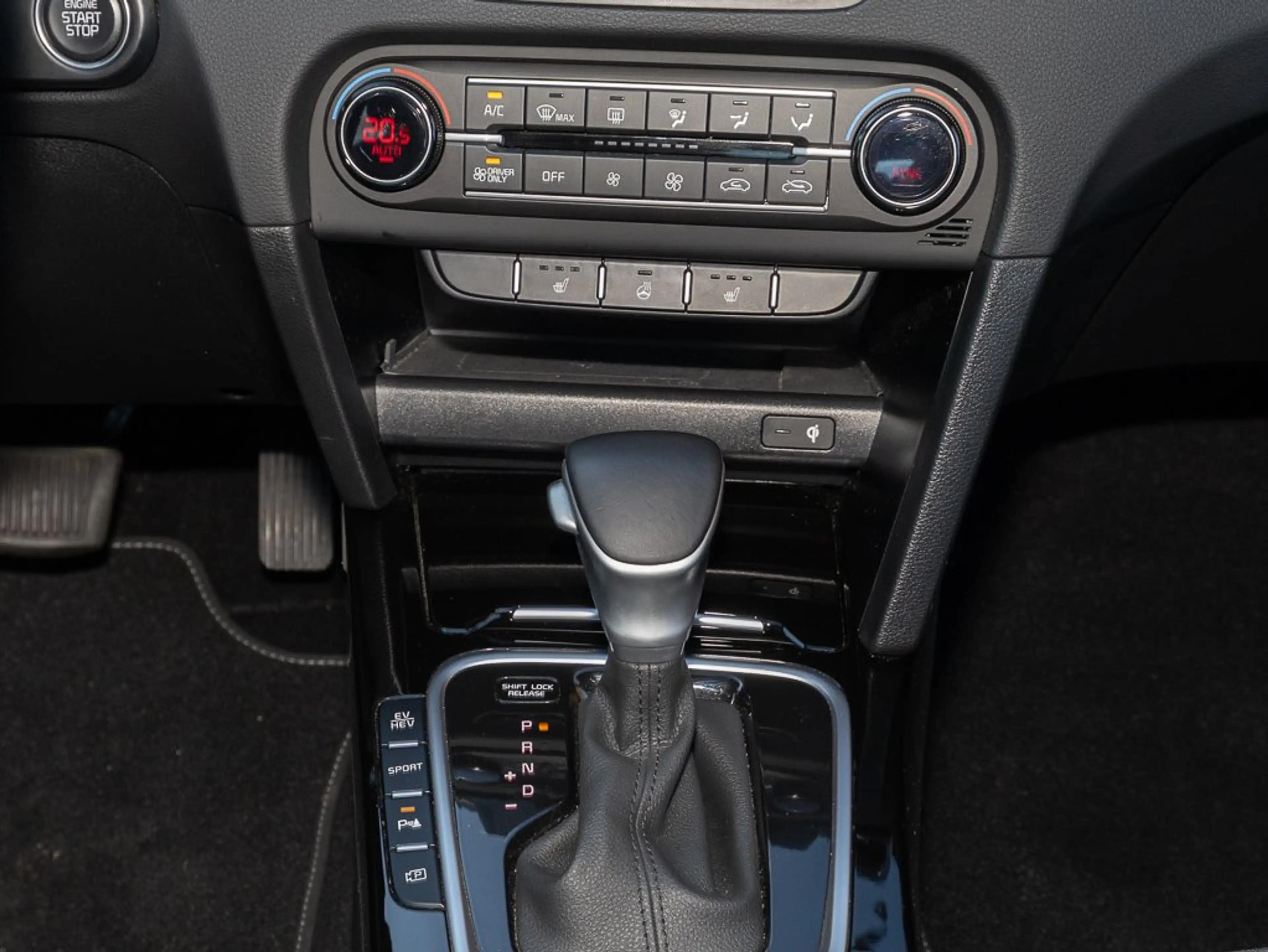 Kia XCeed Spirit Plug-in Hybrid +AHK+L/SHZ+RFK+eHK++ — photo 10