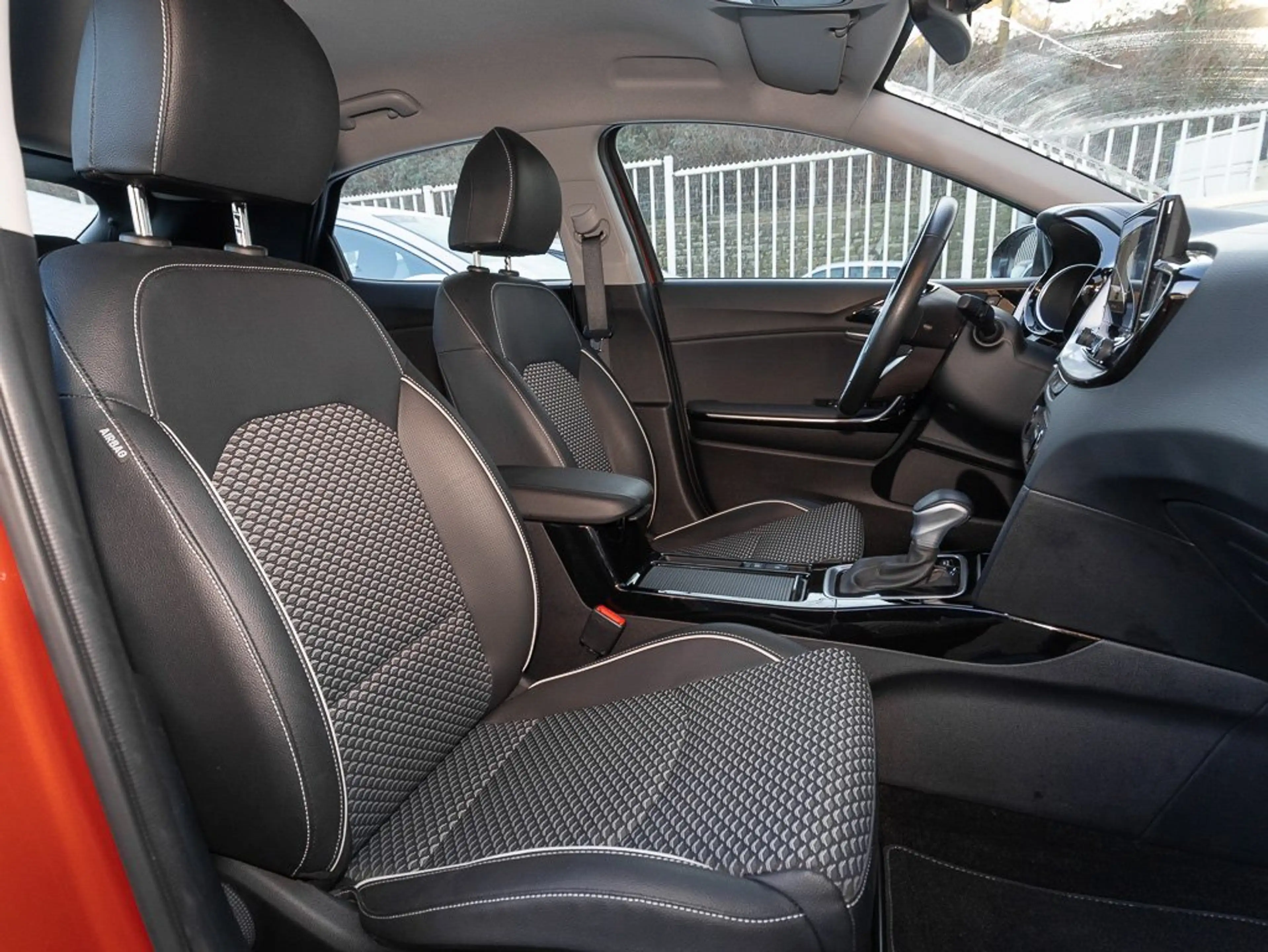 Kia XCeed Spirit Plug-in Hybrid +AHK+L/SHZ+RFK+eHK++ — photo 12