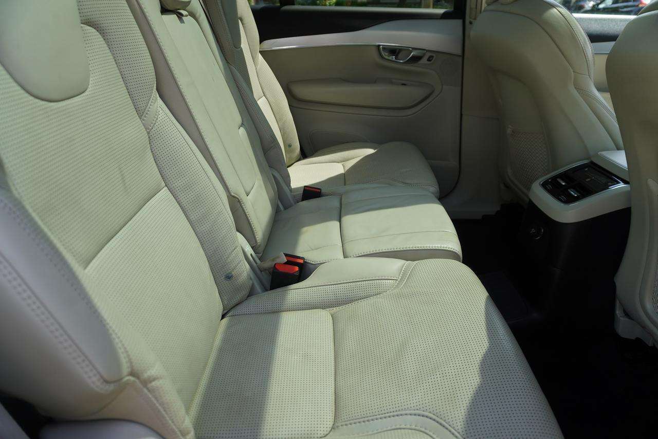 2019 Volvo XC90 1 OWNER / CLEAN CARFAX / ROOM FOR THE FAMILY! thumb 23