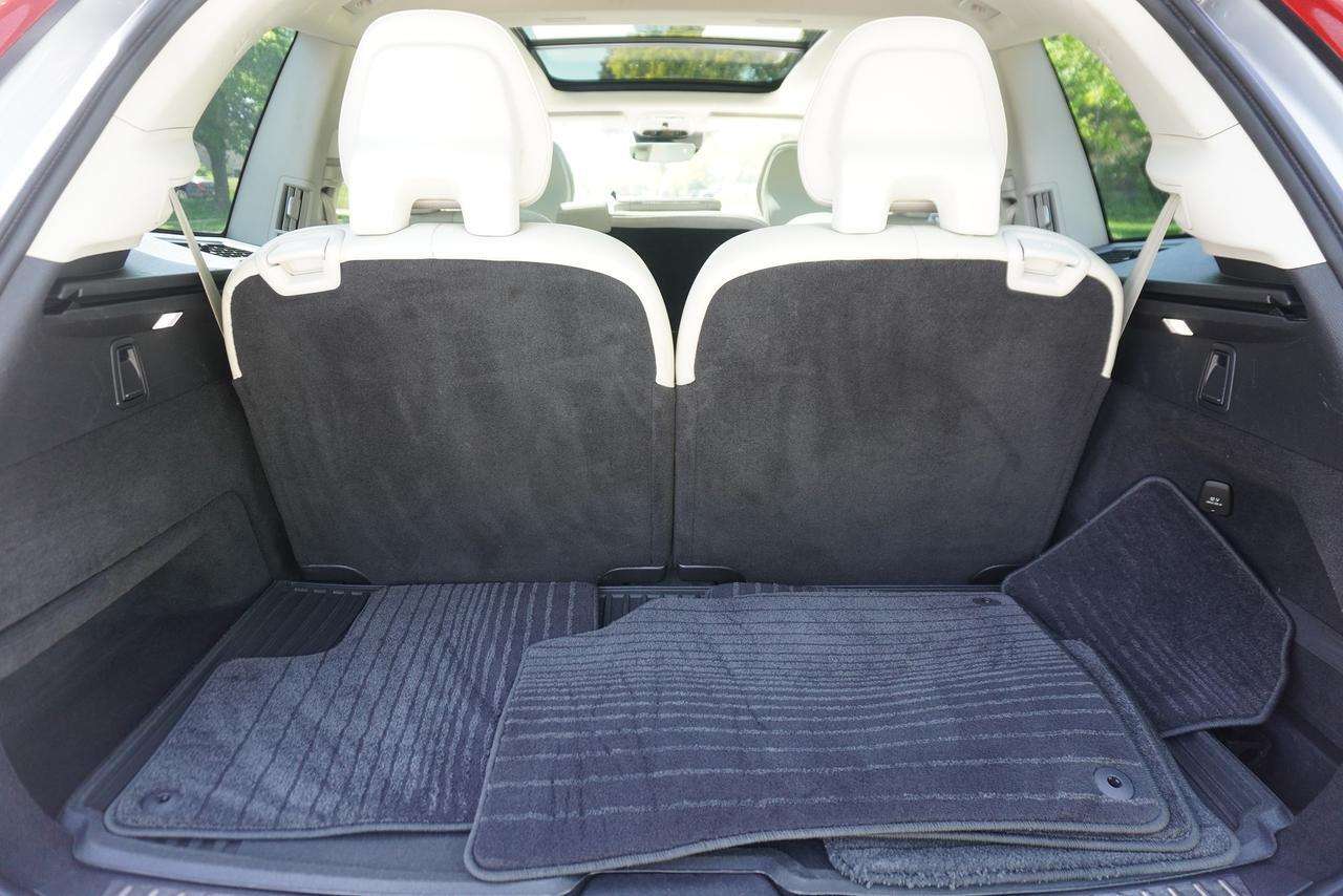 2019 Volvo XC90 1 OWNER / CLEAN CARFAX / ROOM FOR THE FAMILY! thumb 21