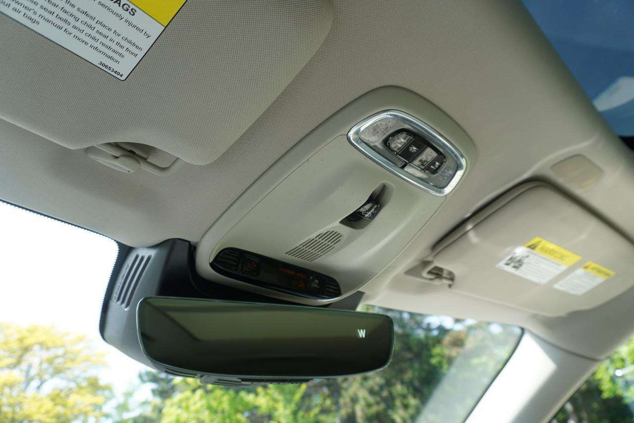 2019 Volvo XC90 1 OWNER / CLEAN CARFAX / ROOM FOR THE FAMILY! thumb 16