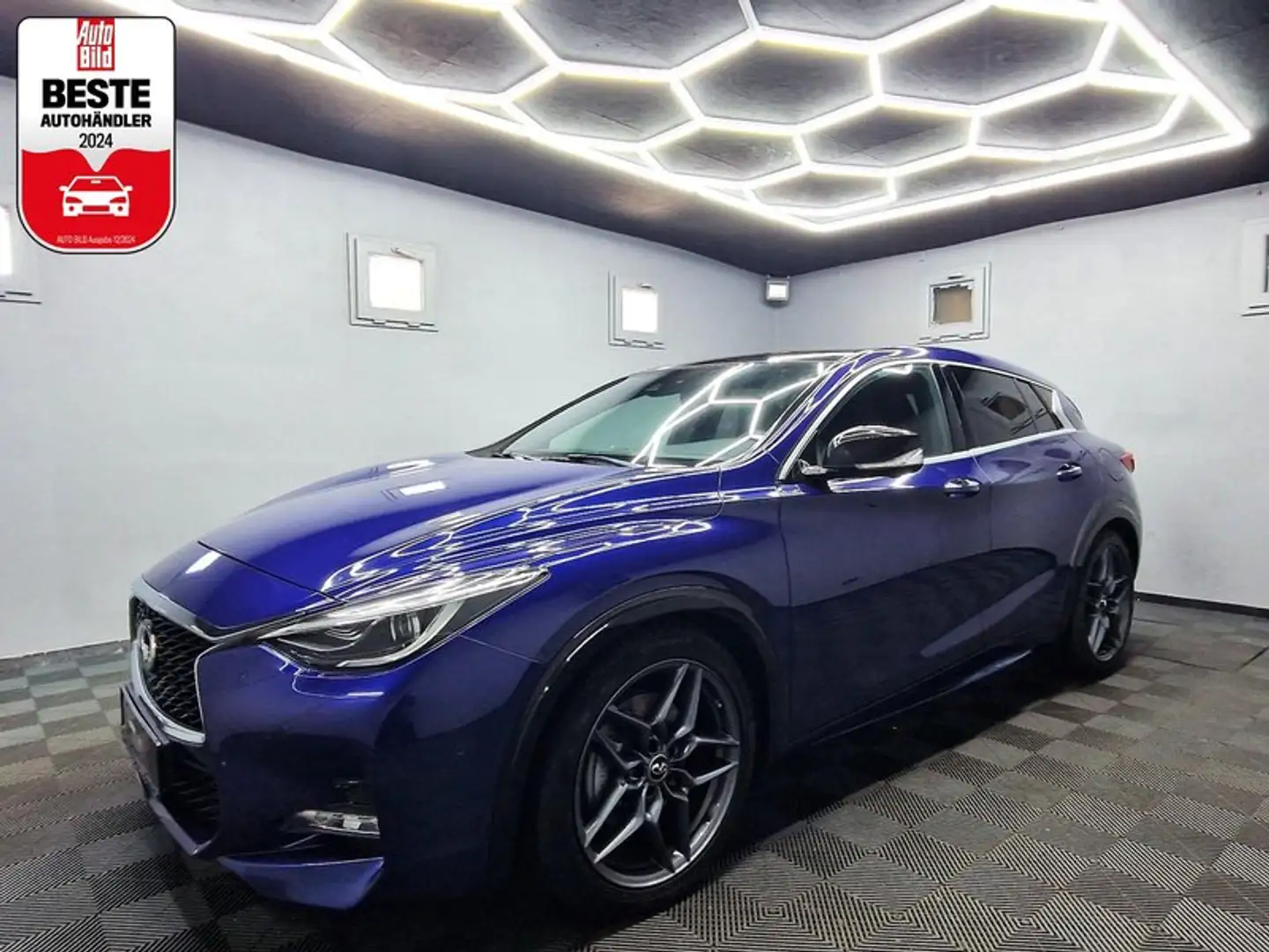 Infiniti Q30 S 2.0 Turbo Sport City Black 4WD|AUTOM|LEDER|PANO Blue - 1
