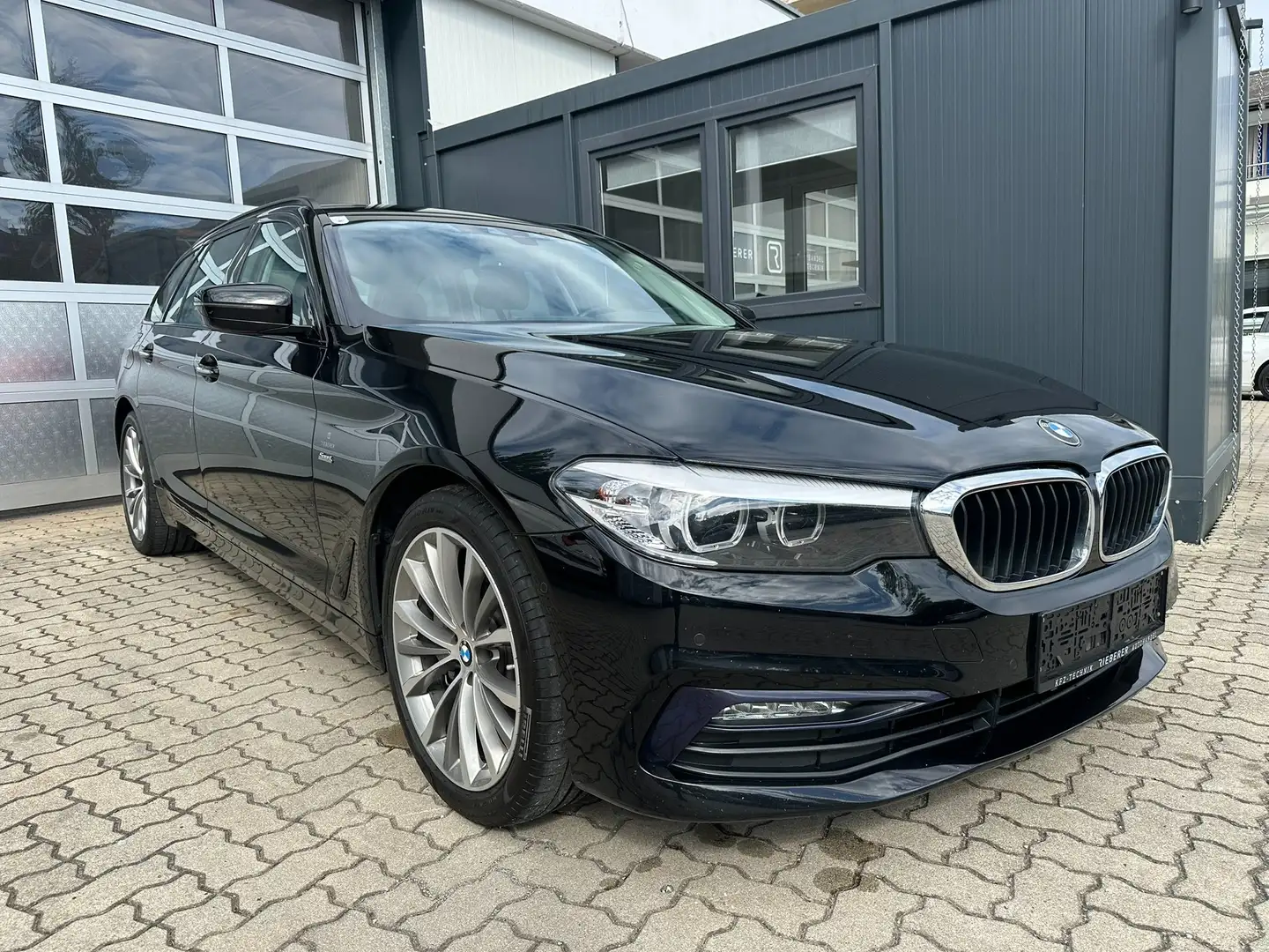 BMW 530 530d Sport Line Schwarz - 2