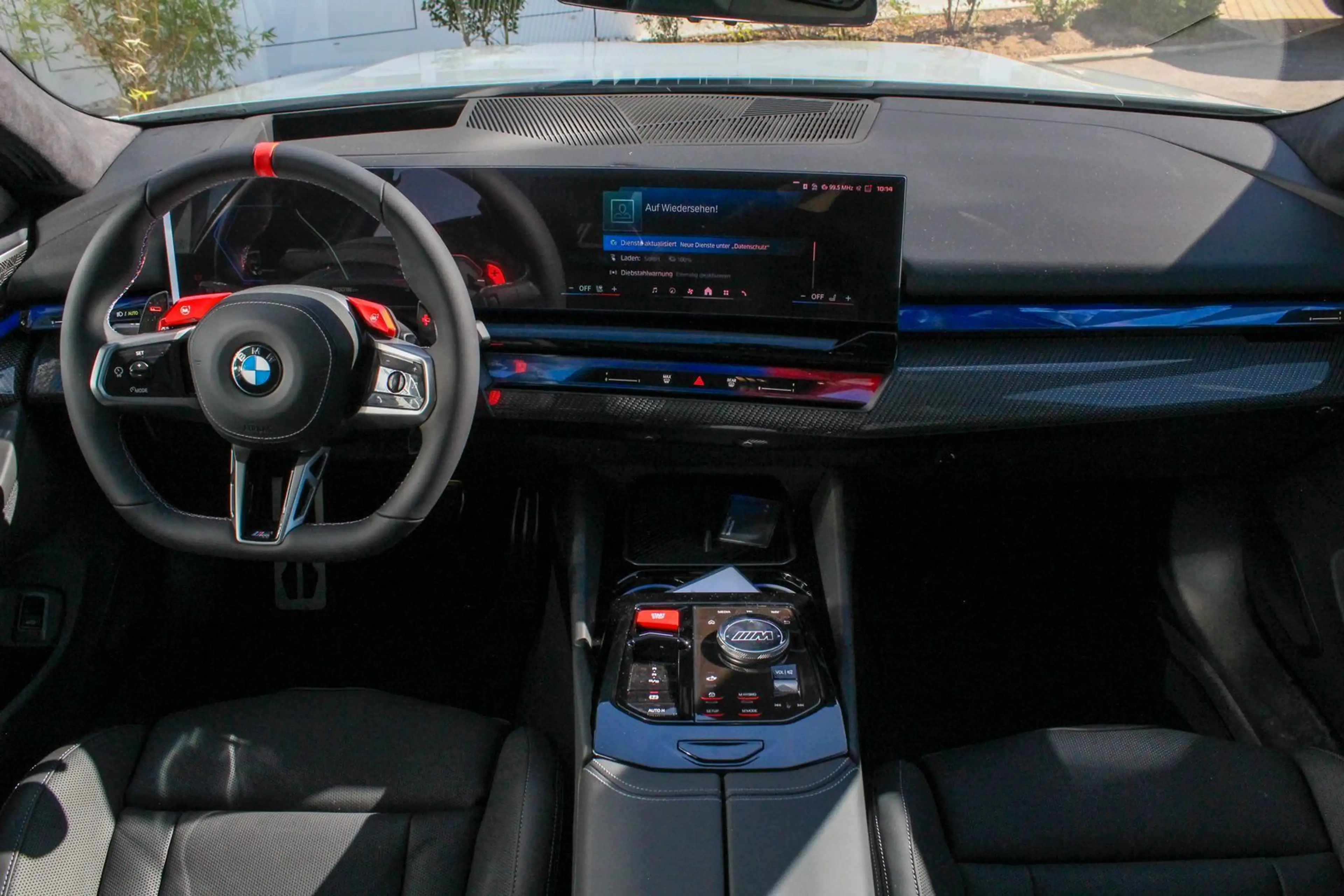BMW M5 Touring ULTIMATE Paket Keramik+Pano+AHK+Ca... — photo 14