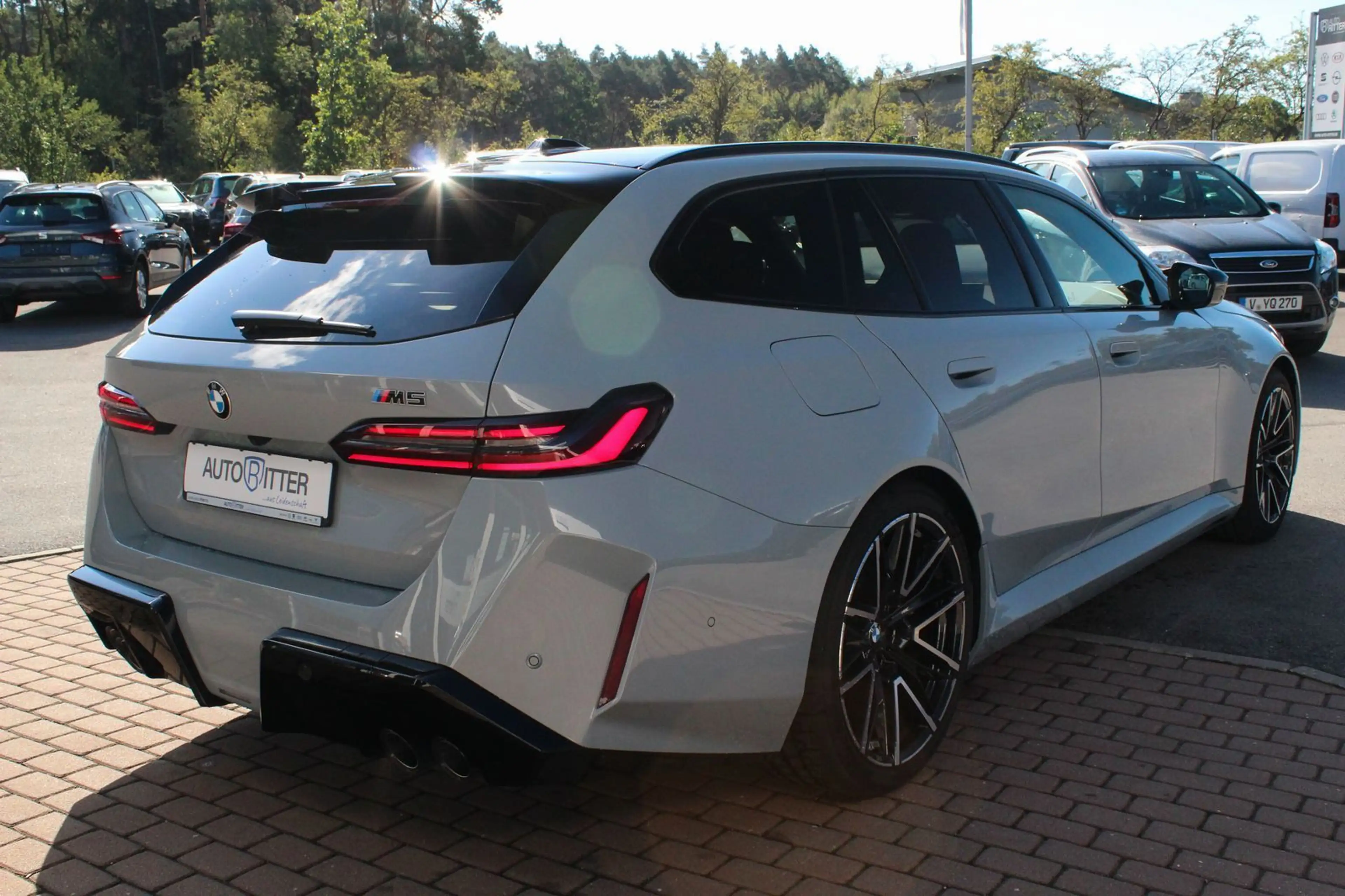 BMW M5 Touring ULTIMATE Paket Keramik+Pano+AHK+Ca... — photo 4