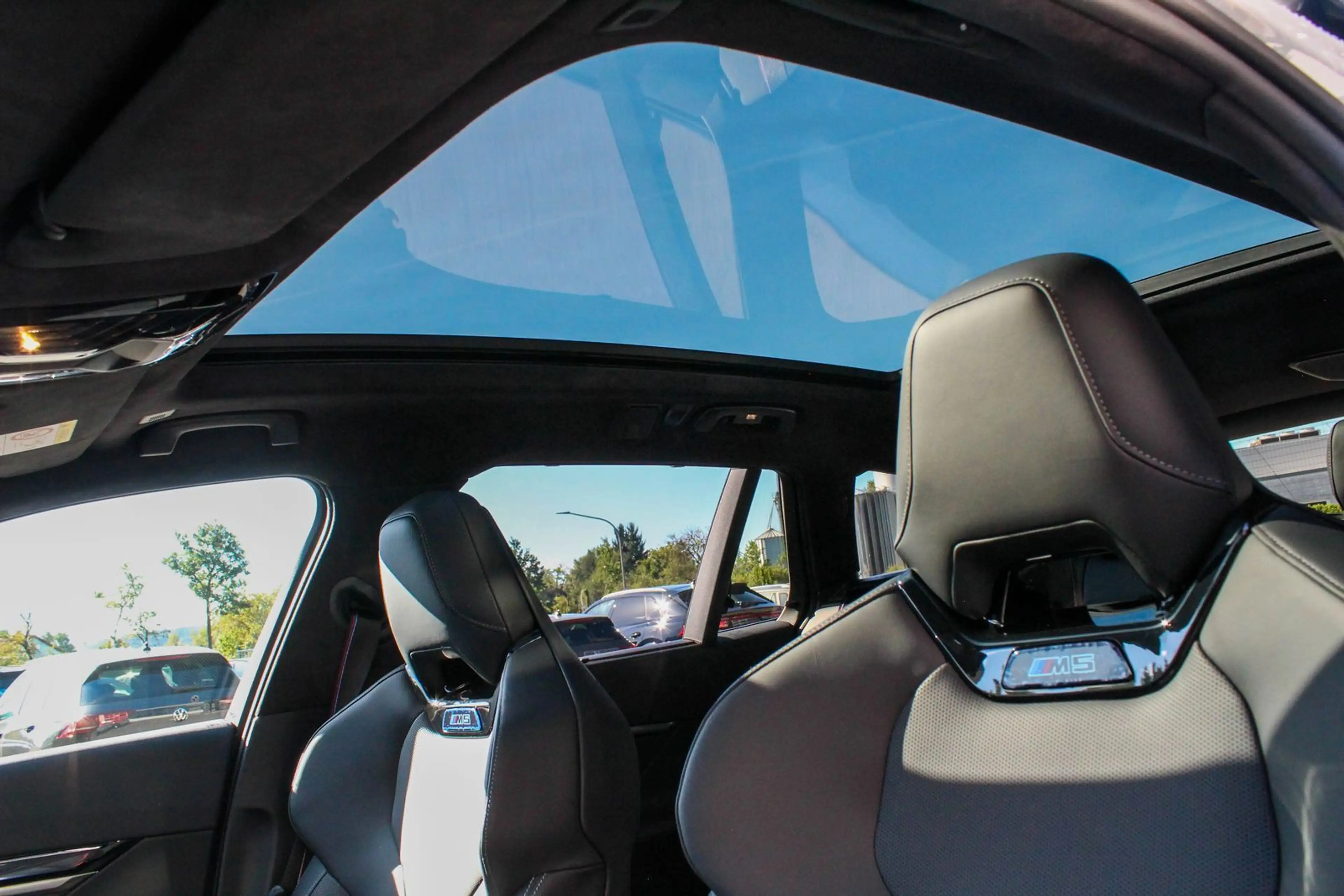 BMW M5 Touring ULTIMATE Paket Keramik+Pano+AHK+Ca... — photo 9