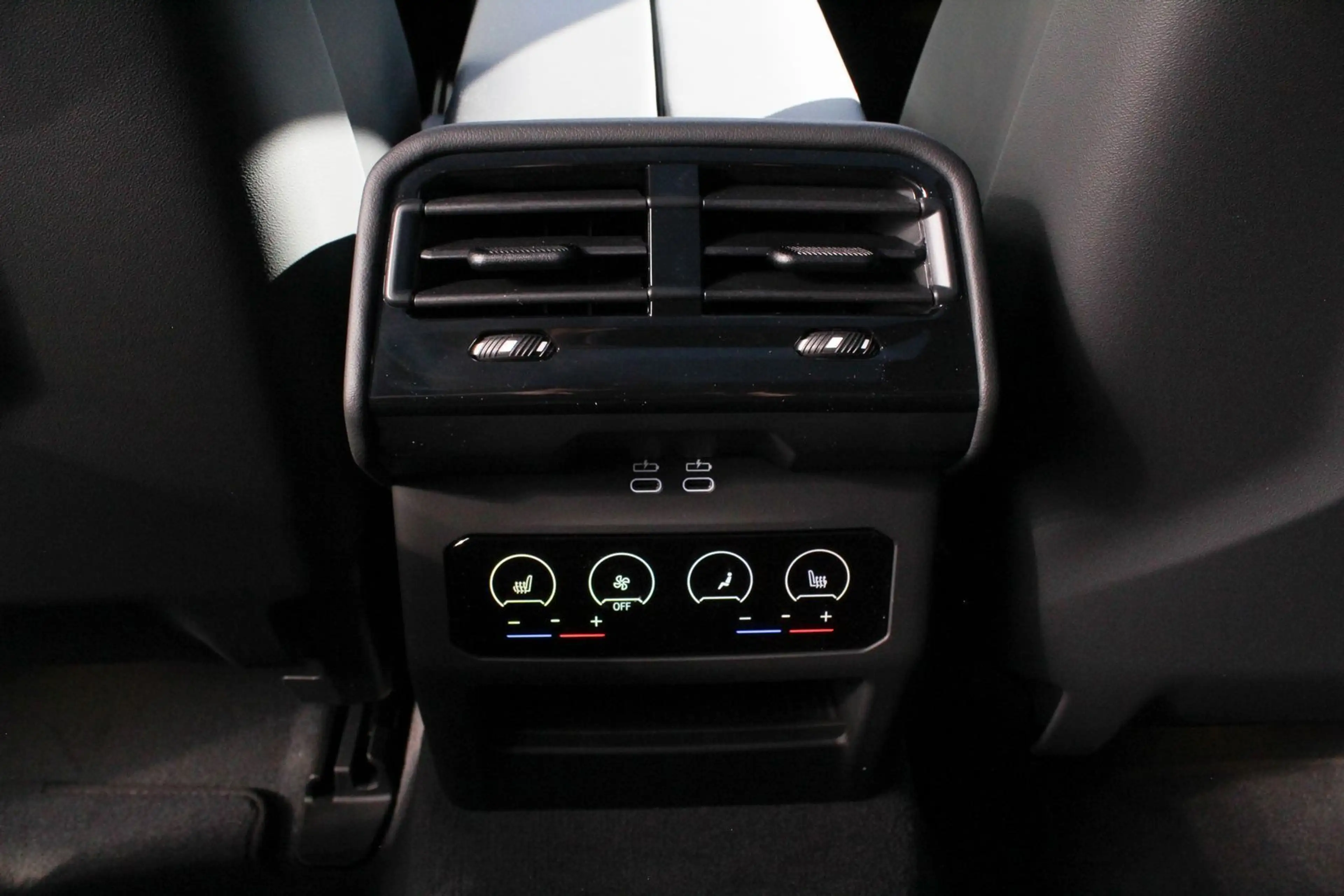 BMW M5 Touring ULTIMATE Paket Keramik+Pano+AHK+Ca... — photo 13