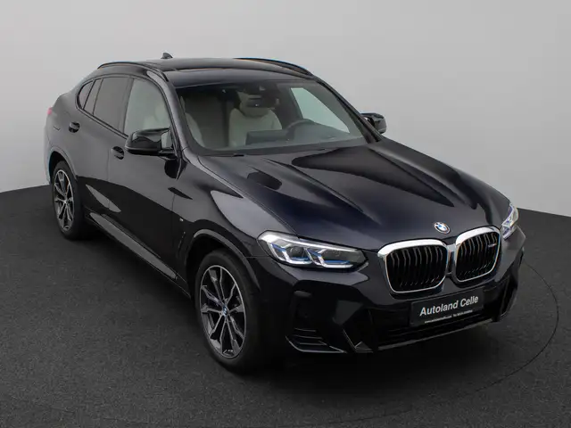 BMW X4 M view 3